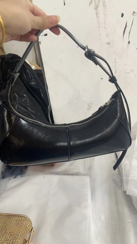 Fashionable Shoulder Bag Niche Design With A Chic Western-style For Commuting